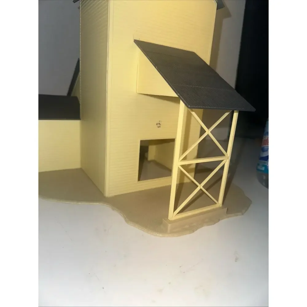 Lionel 6-12726 Olsen Feeds Grain Elevator O Gauge Built Lighted Building Display